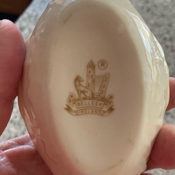 Belleek swan figurine - Picture 4 of 4